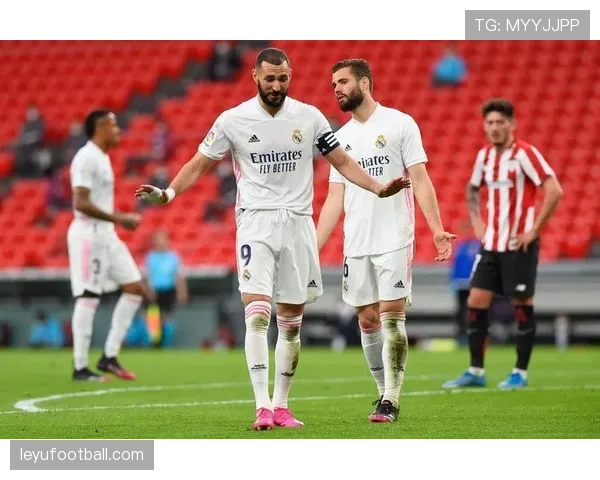 战术板:面对皇家社会高位压迫,皇马的出球体系面临严峻考验 战术板:面对皇家社会高位压迫,皇马的出球体系面临严峻考验